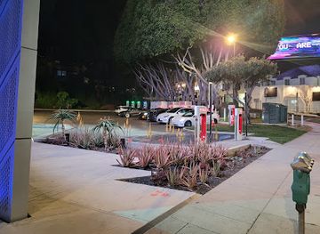 california/hollywood/sunset-strip/landmark/sunset-spectacular