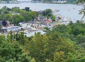 michigan/saugatuck/landmark/mt-baldhead