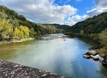 kentucky/bluegrass-region/landmark/cumberland-falls-state-resort-park