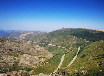 portugal/serra-da-estrela/landmark/glacial-valley-scenic-spot
