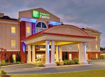 mississippi/mccomb/landmark/holiday-inn-express-mccomb-an-ihg-hotel