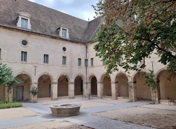 france/dijon/landmark/museum-of-burgundian-life