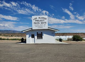 new-mexico/eastern-new-mexico/landmark/los-alamos-project-main-gate