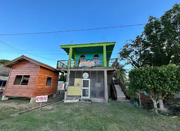 TzaTenAHa Guesthouse & Rooms