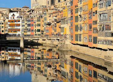 spain/girona/landmark/pont-de-les-peixateries-velles