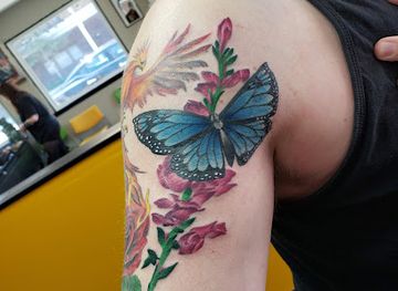 michigan/muskegon/landmark/muskegon-electric-coil-tattoo-body-piercing-llc