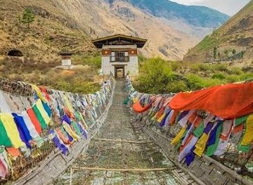 bhutan/chhukha-district/landmark/tachog-lhakhang-old-bridge
