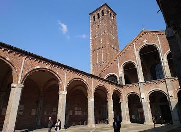 italy/milan/landmark/the-devil-s-column