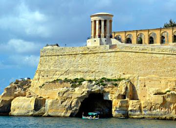 malta/malta-ridge/landmark/siege-bell-war-memorial
