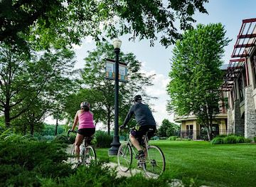 illinois/elgin/landmark/explore-elgin-area