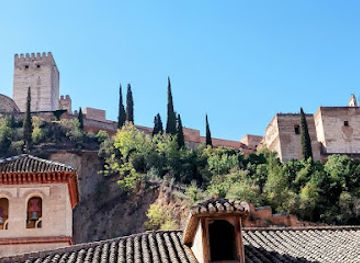 spain/granada/landmark/carrera-del-darro