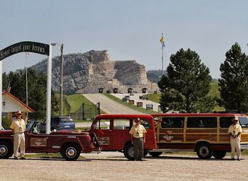 south-dakota/rapid-city/landmark/black-hills-open-top-tours