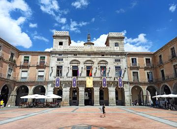 spain/avila/landmark/plaza-mercado-chico