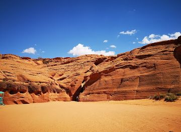 arizona/lake-powell/landmark/antelope-canyon-tours-by-carolene-ekis