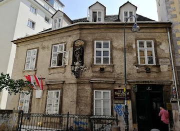 austria/vienna/landmark/burgerhaus