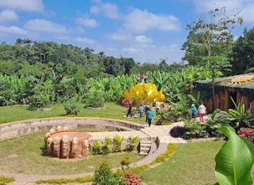 ecuador/santo-domingo-de-los-tsachilas-region/landmark/centro-turistico-mushily-abraham-calazacon
