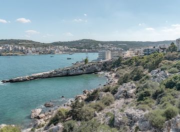 malta/gzira/landmark/il-hofra