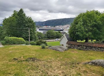 norway/sogn-og-fjordane/landmark/damsgard-country-mansion