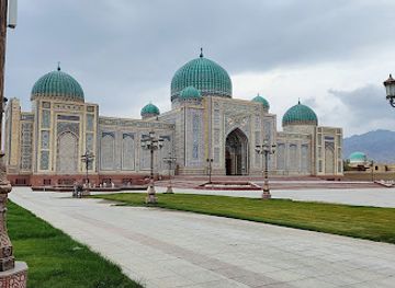 tajikistan/zarafshan-valley/landmark/khujand-fortress