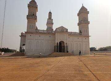 cote-d-ivoire/yamoussoukro-autonomous-district/landmark/grand-mosquee-de-yamoussoukro