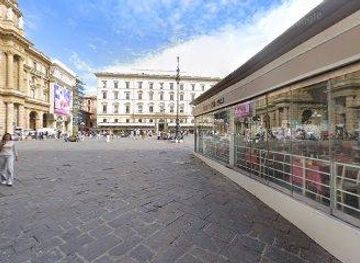 italy/san-gimignano/landmark/piazza-della-repubblica-13