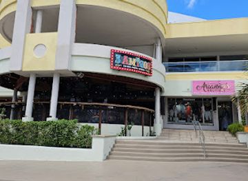 sint-maarten/maho/landmark/3-amigos