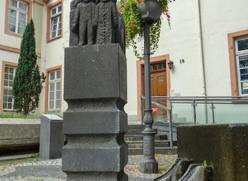 germany/koblenz/landmark/familienbrunnen-brunnen-der-generationen-koblenz-rudi-scheuermann-1980