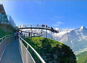 switzerland/grindelwald/landmark/first-mountain-cliff-walk