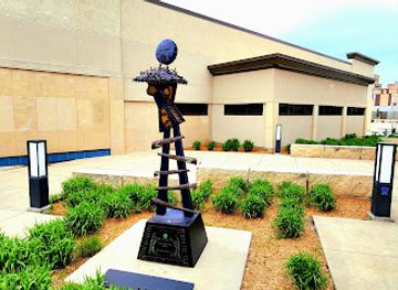 kansas/salina/landmark/phillips-plaza