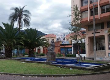 ecuador/quito/la-mariscal/landmark/plaza-veintimilla