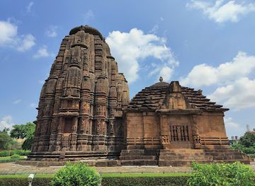 india/bhubaneswar/landmark/rajarani-temple-bhubaneswar