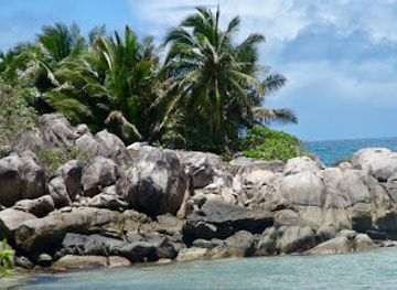 seychelles/ile-cocos/landmark/ile-anonyme