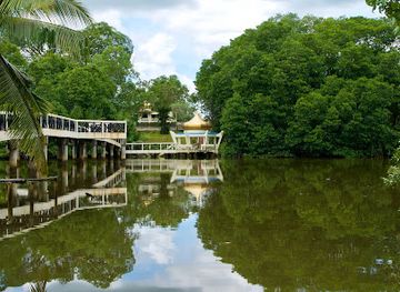brunei/sungai-liang/landmark/royal-tomb-of-sultan-husin-kamaluddin