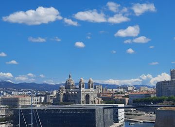 france/marseille/la-joliette/landmark/vieille-tour-tour-des-trinitaires