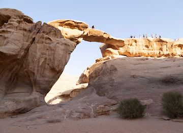 jordan/wadi-araba/landmark/um-frouth-rock-arch