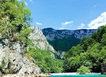 montenegro/tara-river-valley/landmark/tara-rafting-montenegro