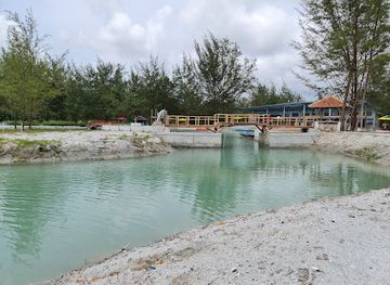 indonesia/bangka-belitung-islands/landmark/cemara-beach-resort