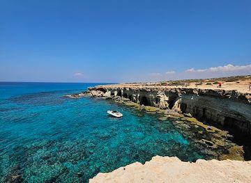cyprus/makronissos-beach/landmark/sea-cave