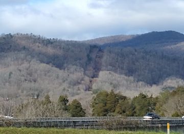kentucky/appalachian-plateau/landmark/museum-of-appalachia