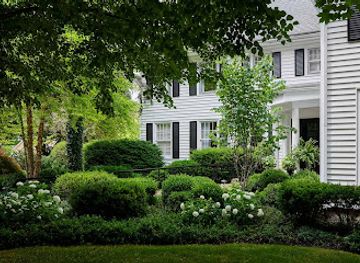 michigan/saugatuck/landmark/wickwood-inn