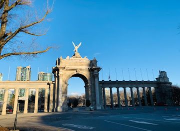 canada/toronto/landmark/princes-gates
