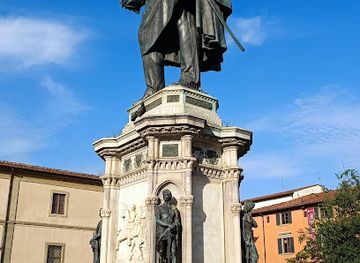 italy/florence/landmark/monumento-a-manfredo-fanti
