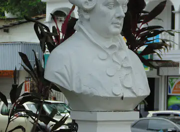Pierre Poivre Statue