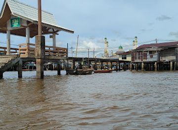 brunei/mukim-labu/landmark/kampong-sungai-bunga-water-village