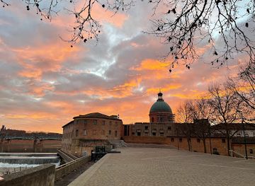 france/toulouse/saint-cyprien/landmark/raymond-vi-garden