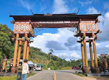 indonesia/south-kalimantan/landmark/provincial-boundary-marker-between-west-and-central-kalimantan