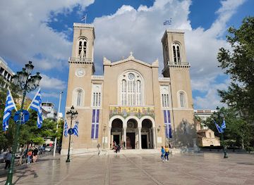 greece/athens/plaka/landmark/the-mitropoleos-square