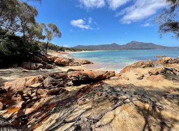 australia/freycinet-national-park/landmark/hazards-beach