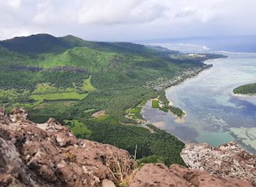mauritius/le-morne-brabant/landmark/gipfelkreuz-le-morne-brabant