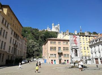 france/lyon/landmark/pl-saint-jean